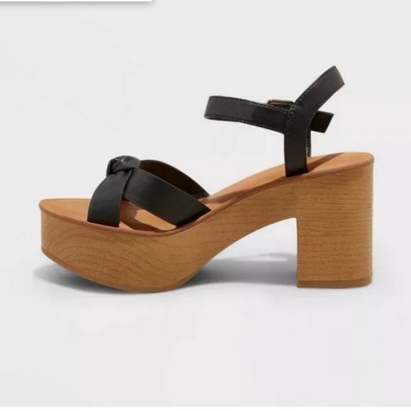 Women's Valerie Platform Heels - Universal Thread™ Black - Picture 3 of 5